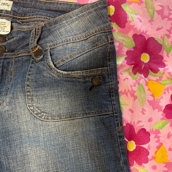 Classic Wide-Leg Women’s short Jeans - Dark Blue - Picture 5 of 9